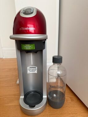 SodaStream Sparkling Water Maker - Red EZ9001